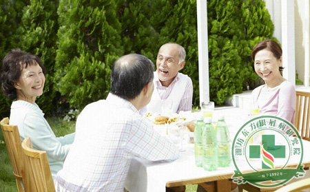 是什么致使老年患者仍在抗争银屑病